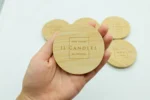 Круглые или квадратные бамбуковые деревянные крышки с индивидуальным логотипом для стеклянных банок, пробки для свечей с лазерной гравировкой на бутылках. — изображение 5
